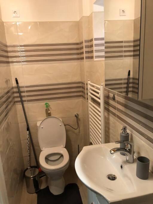 Mora Apartman 3. Kiskunfelegyhaza Exterior photo